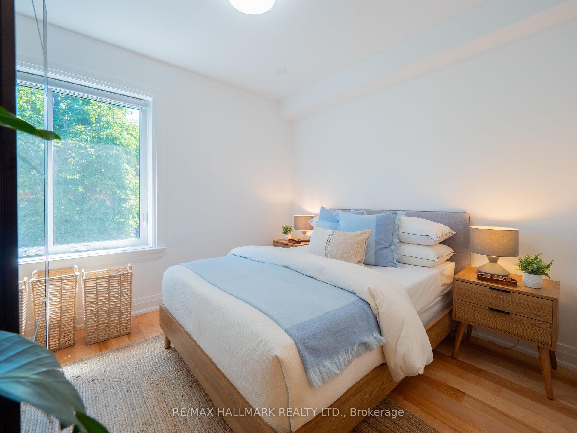 65 Hampton Avenue photo 20