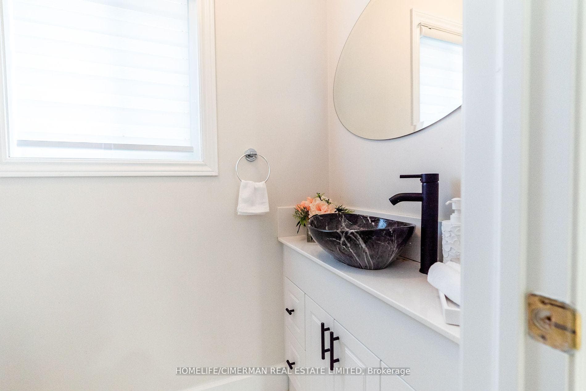 62 Jessica Drive photo 16