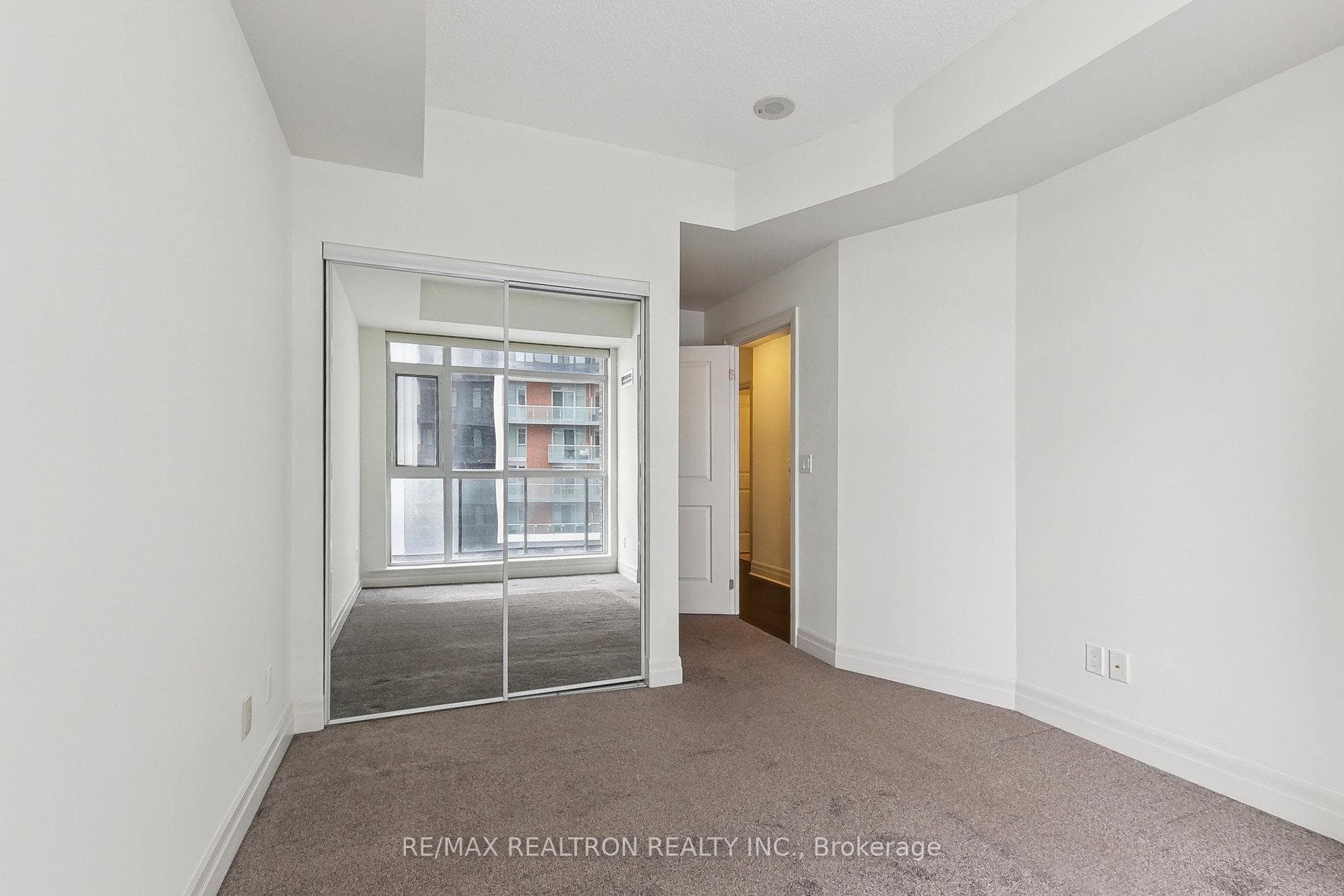 8110 Birchmount Road Unit 713 photo 27