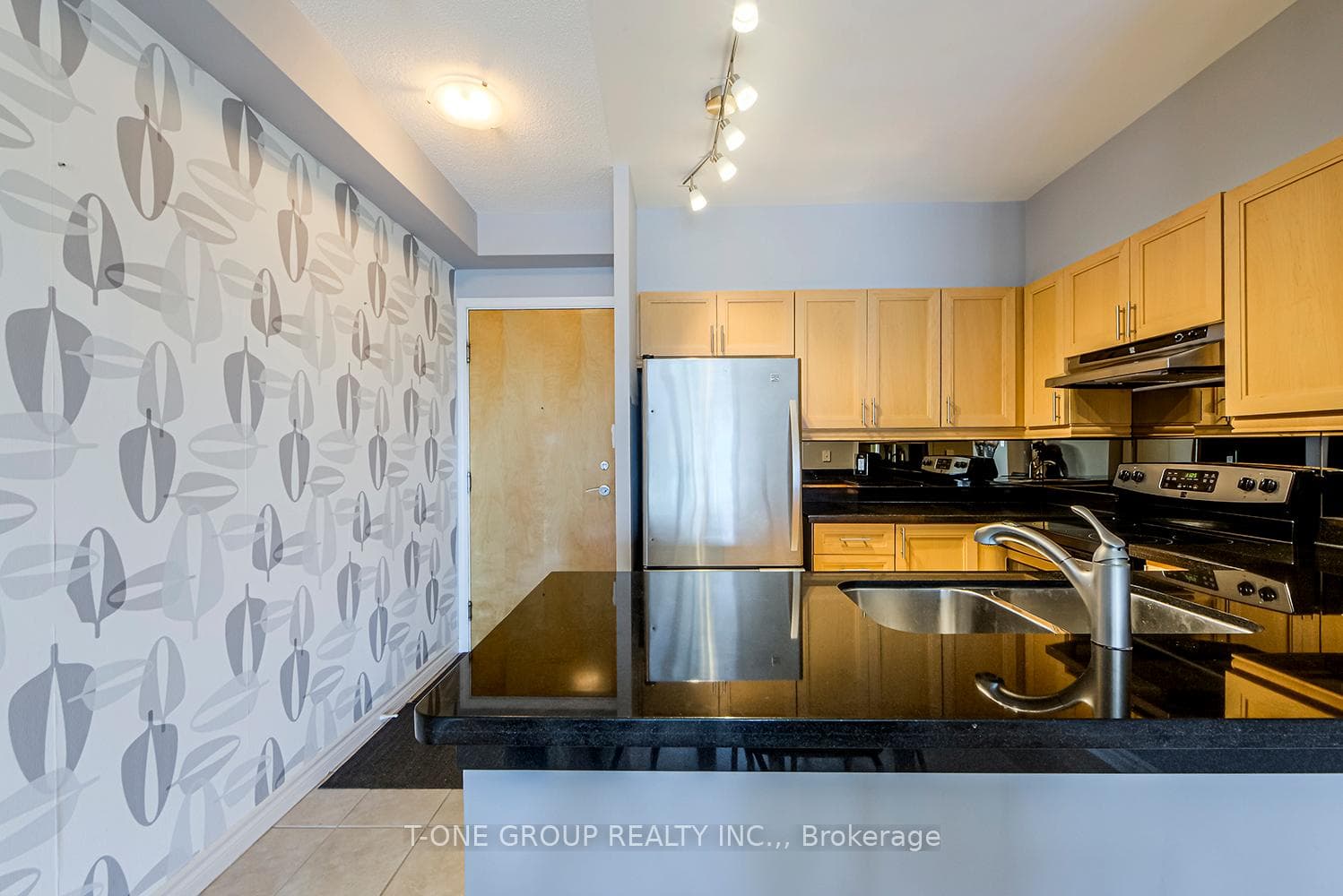 600 Queens Quay Unit 1031 photo 7