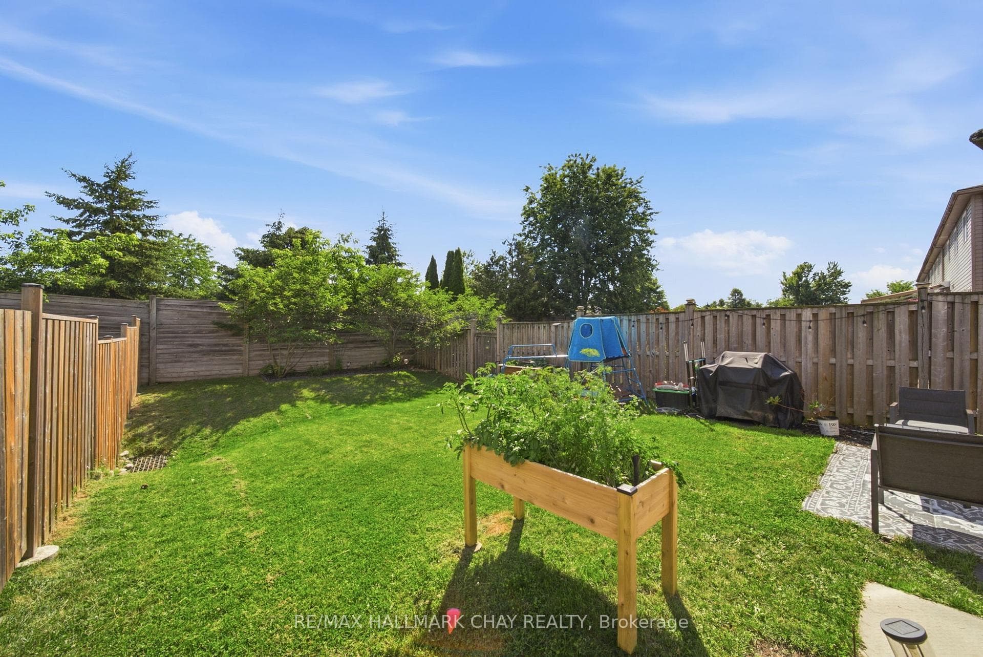 46 Michelle Drive photo 32