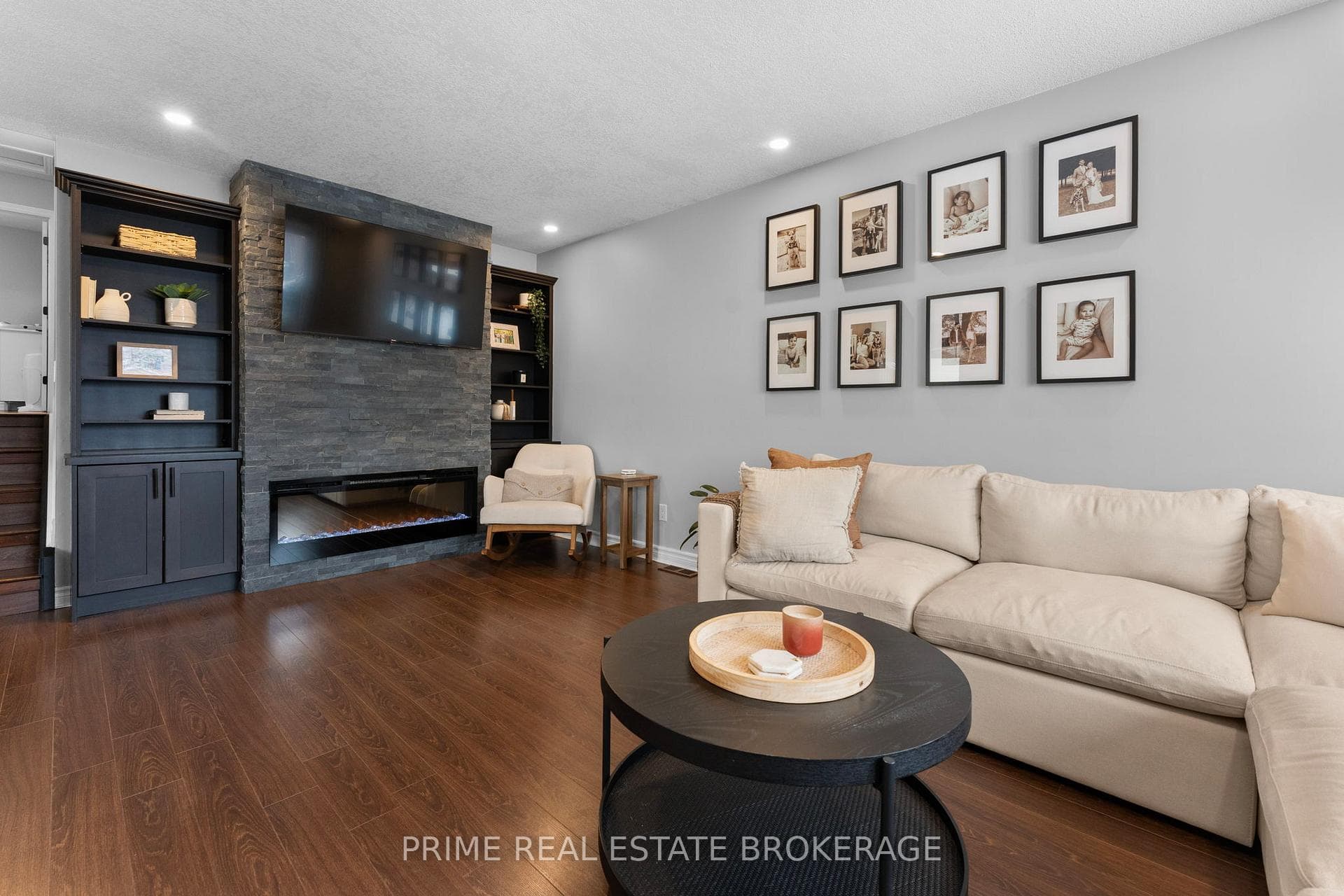 176 Southfield Drive photo 3