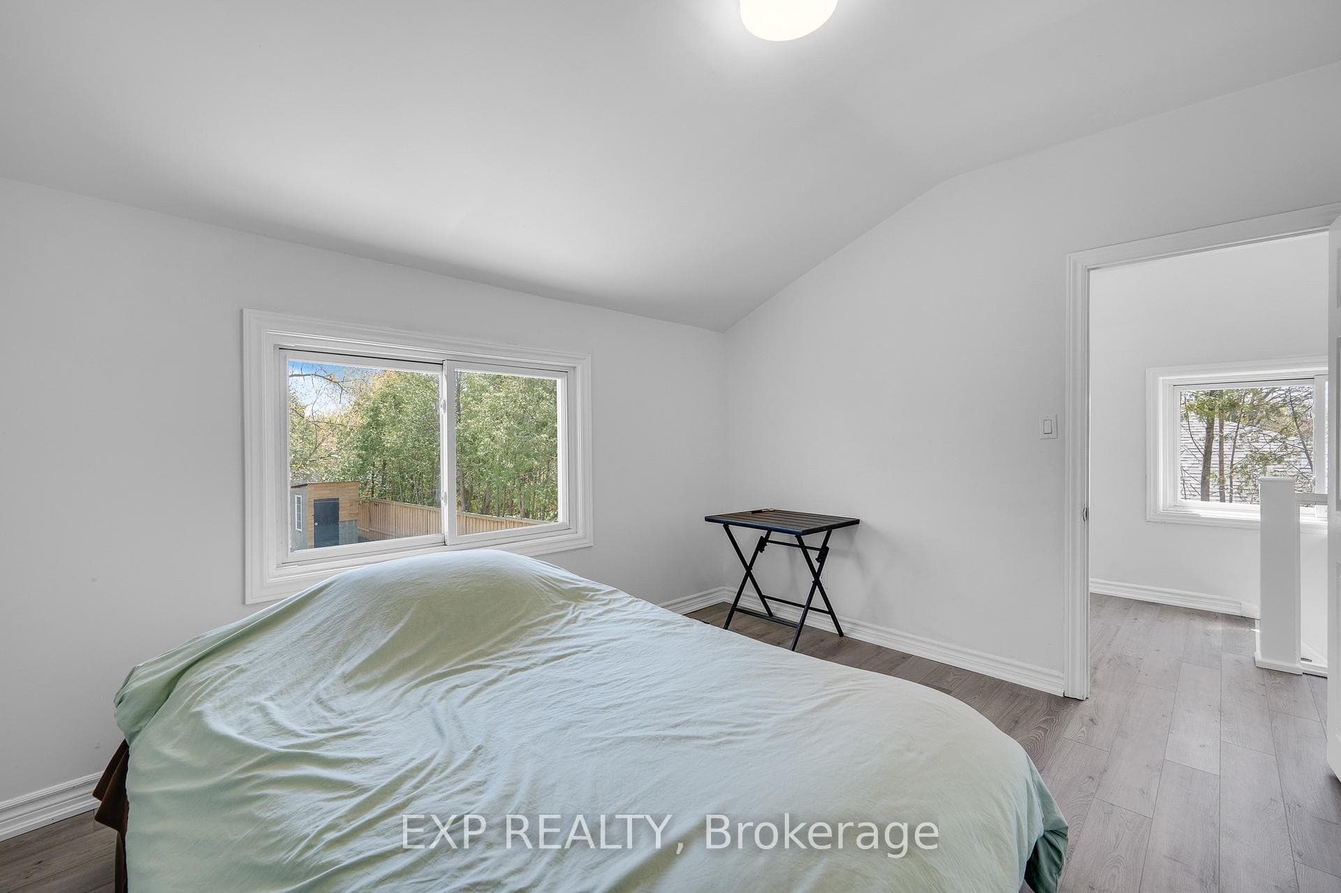 128 Heslop Road photo 20