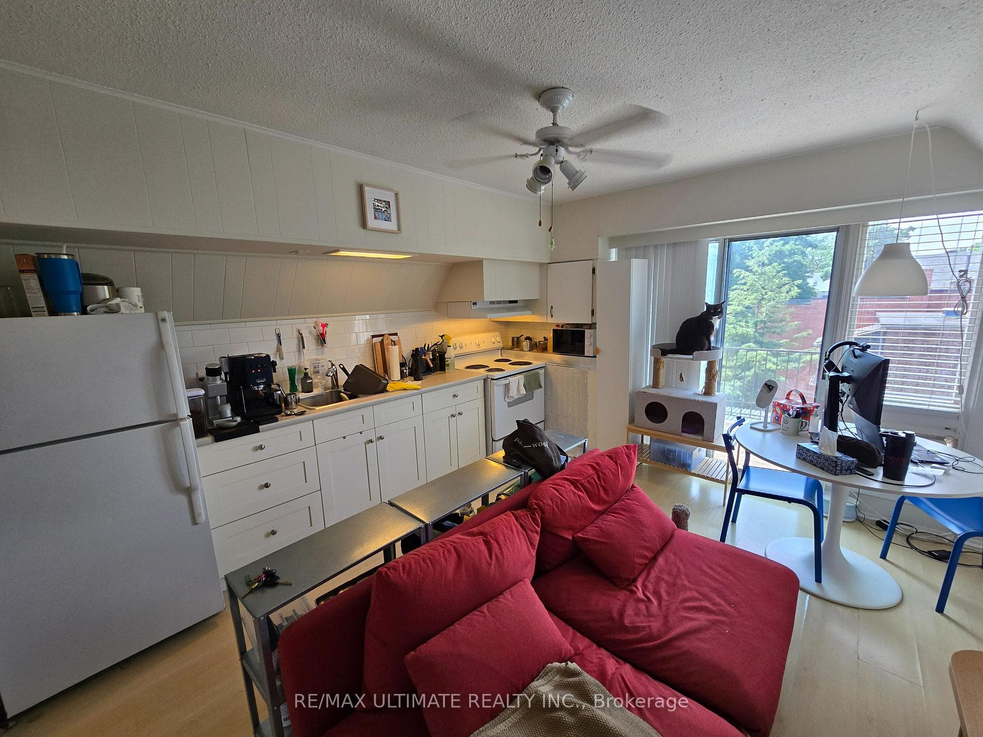 394 Sunnyside Avenue Unit 4 photo 4