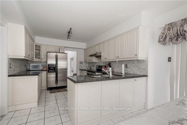 1323 Greeniaus Road photo 4