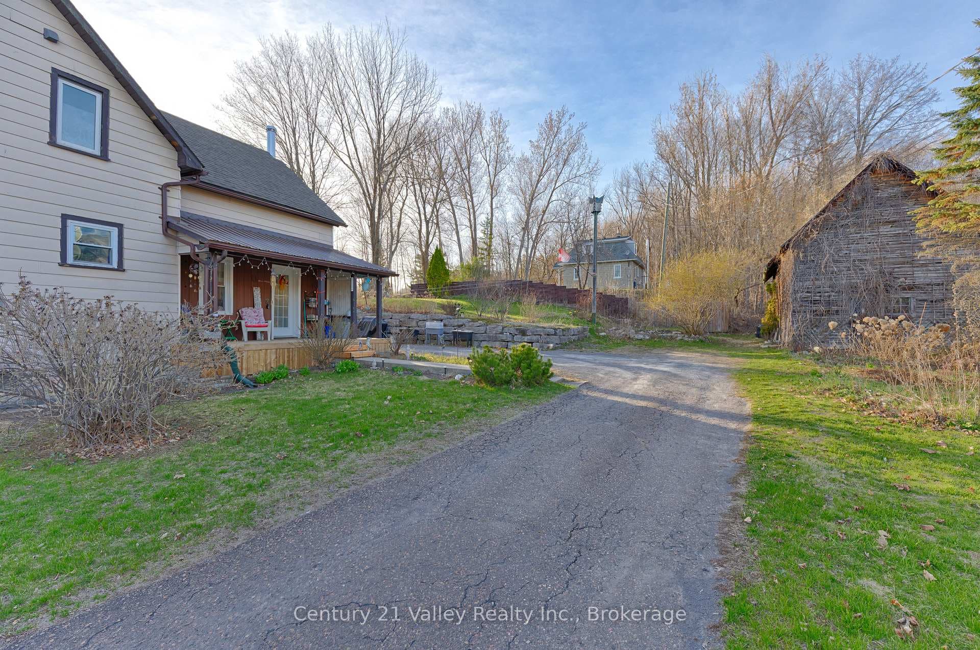 82 Bonnechere Street photo 5