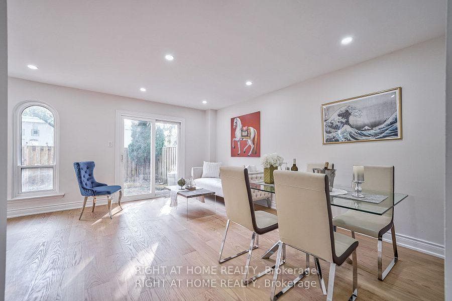 2075 Warden Avenue Unit 04 photo 1