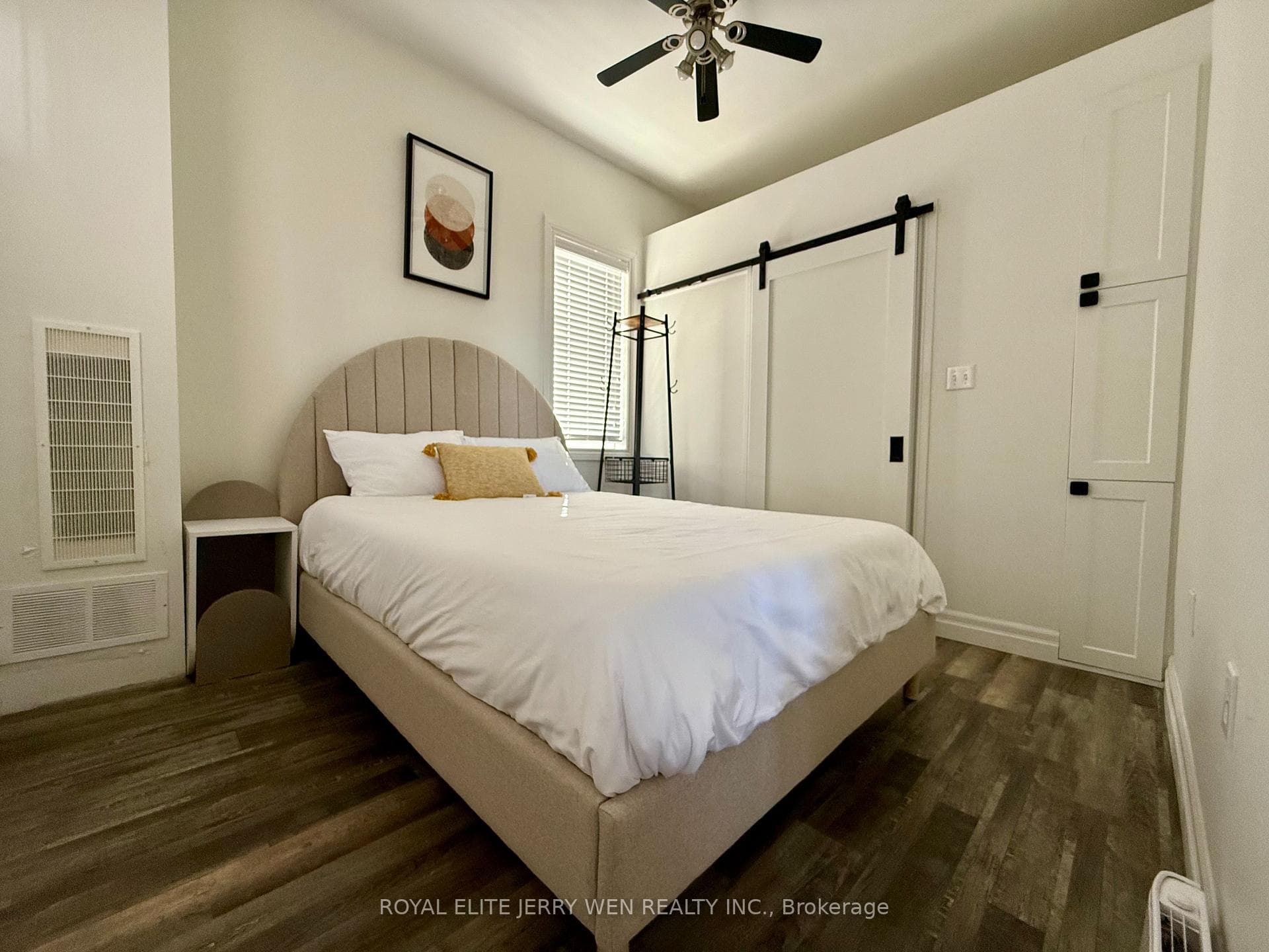 10 Sunrise Crescent photo 32
