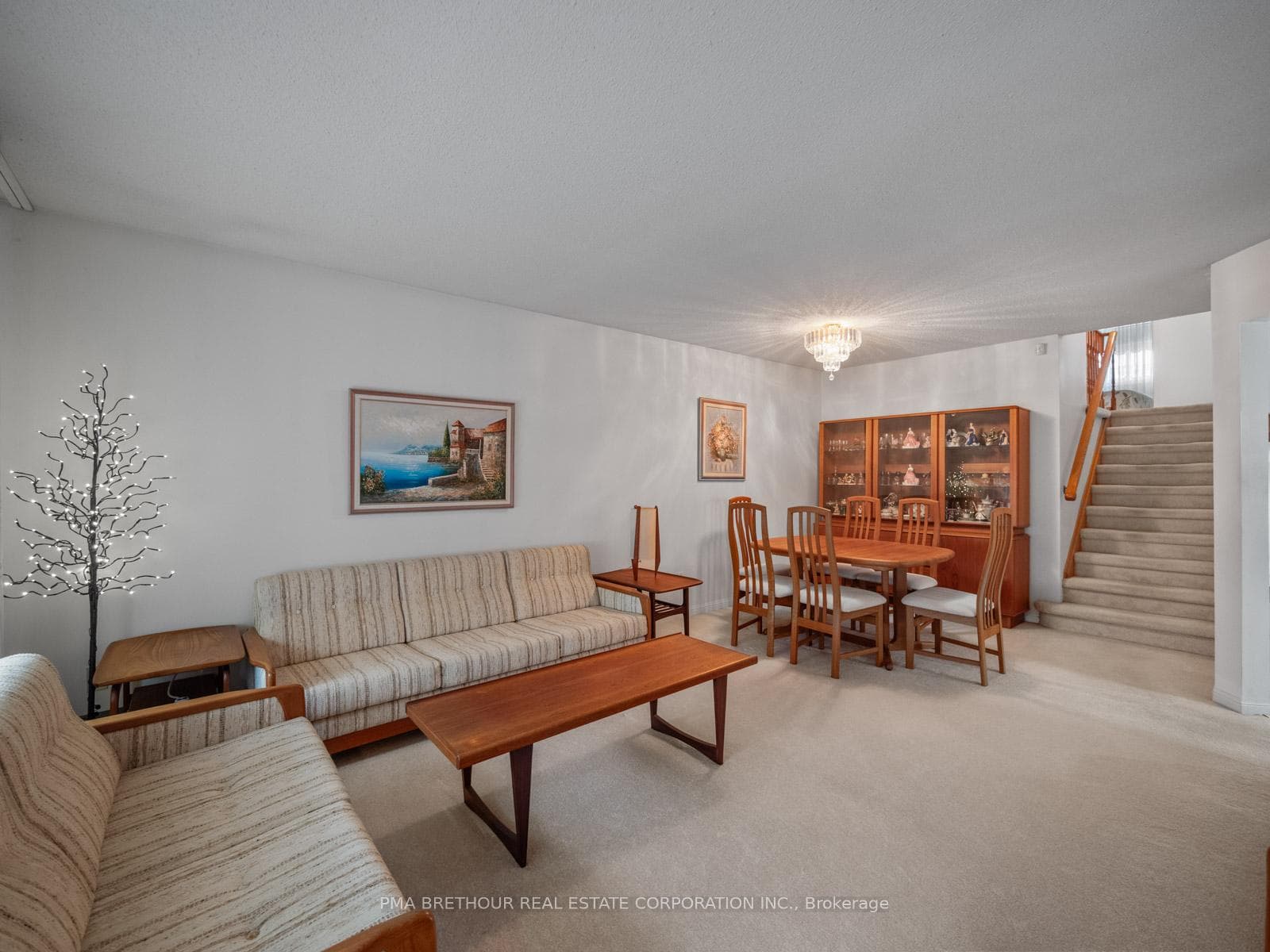 Combined Living Room & Dining Room