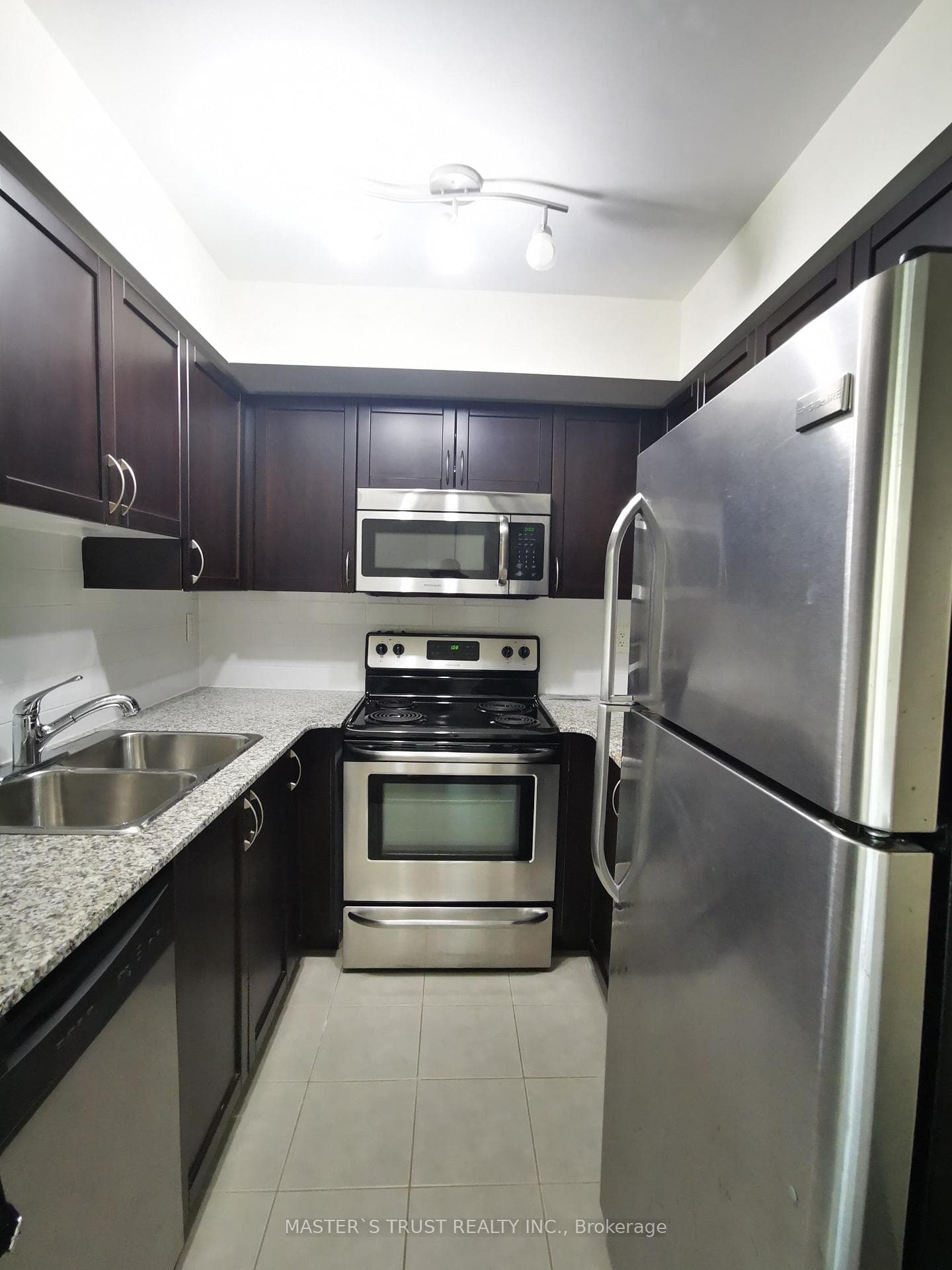 812 Lansdowne Avenue Unit 302 photo 6