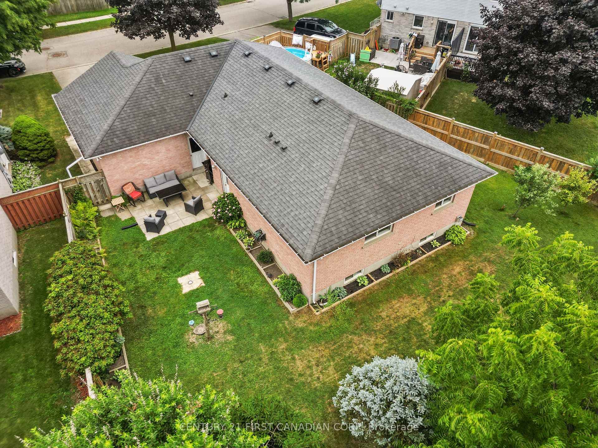 7 Sifton Drive photo 4