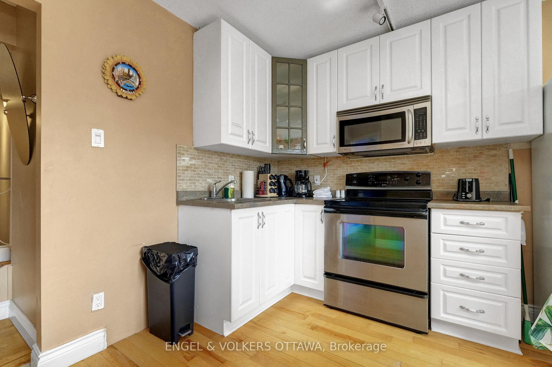621 Pleasant Park Road Unit A photo 7