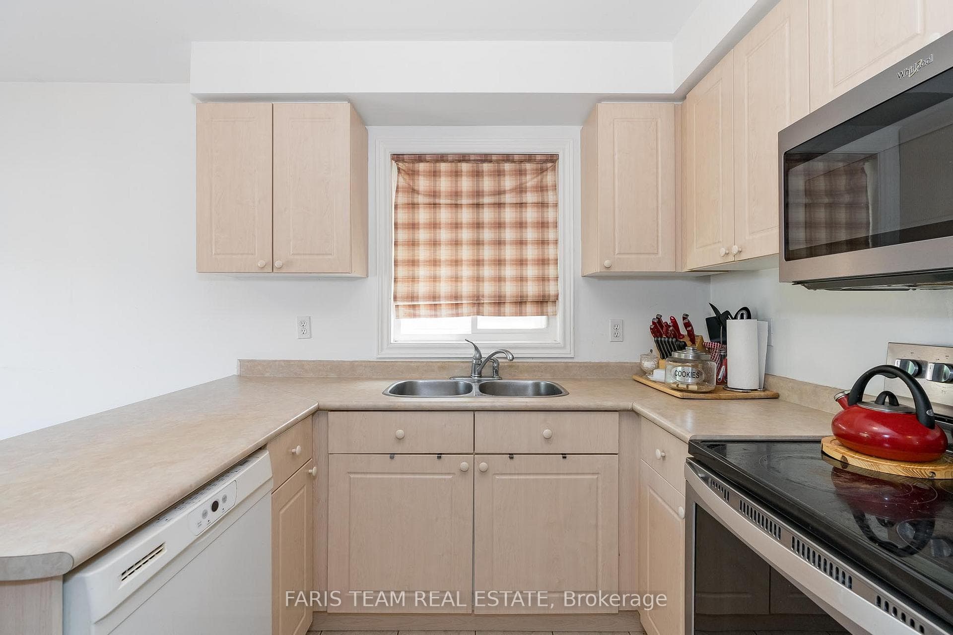10 Lister Drive photo 6