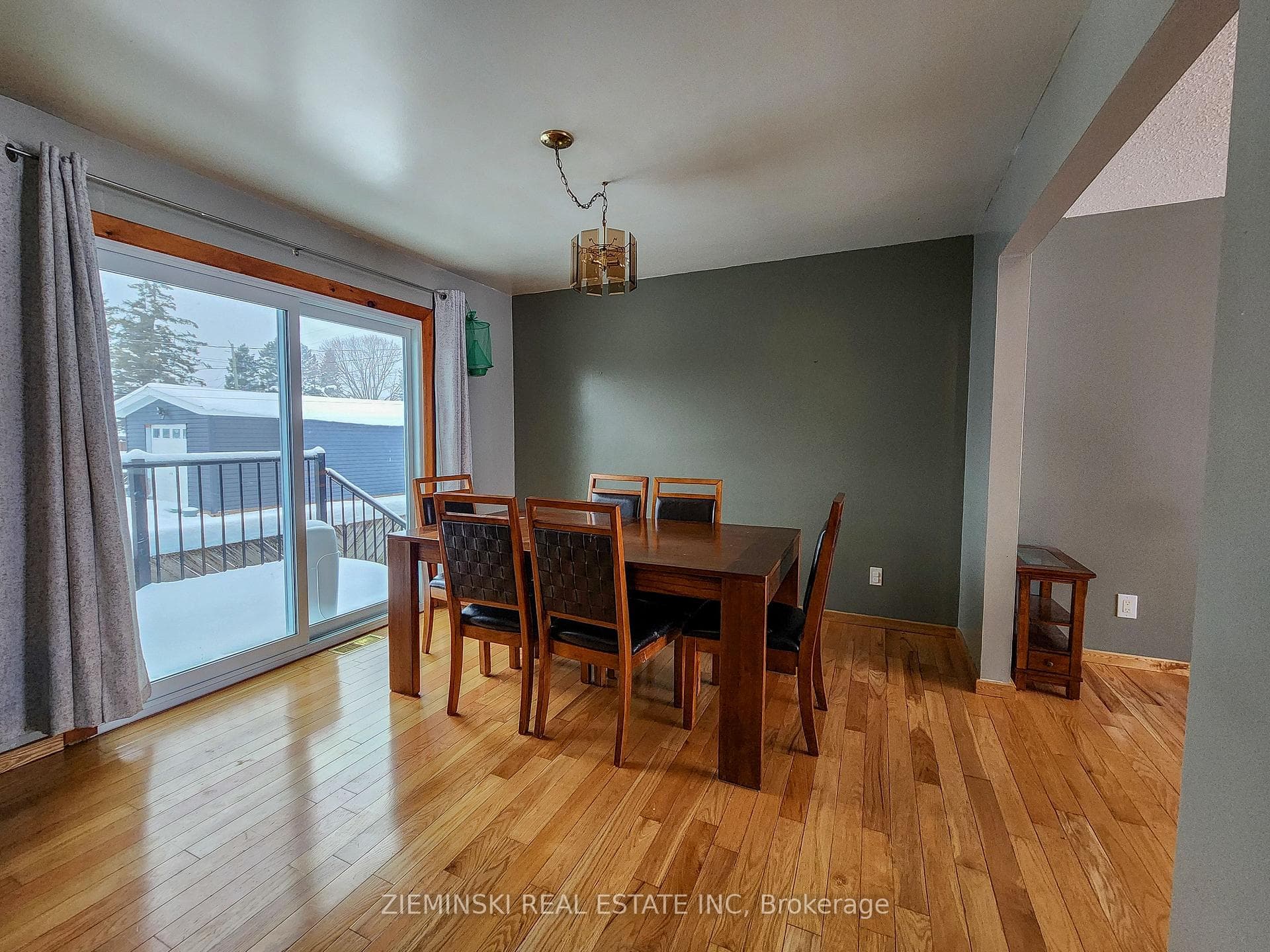 143 Tamarack Street photo 11