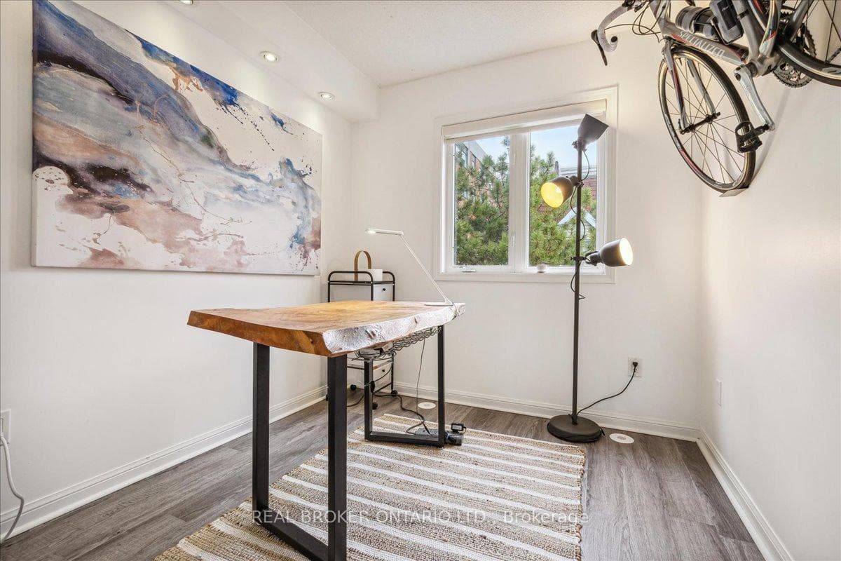 22 Laidlaw Street Unit 1204 photo 8