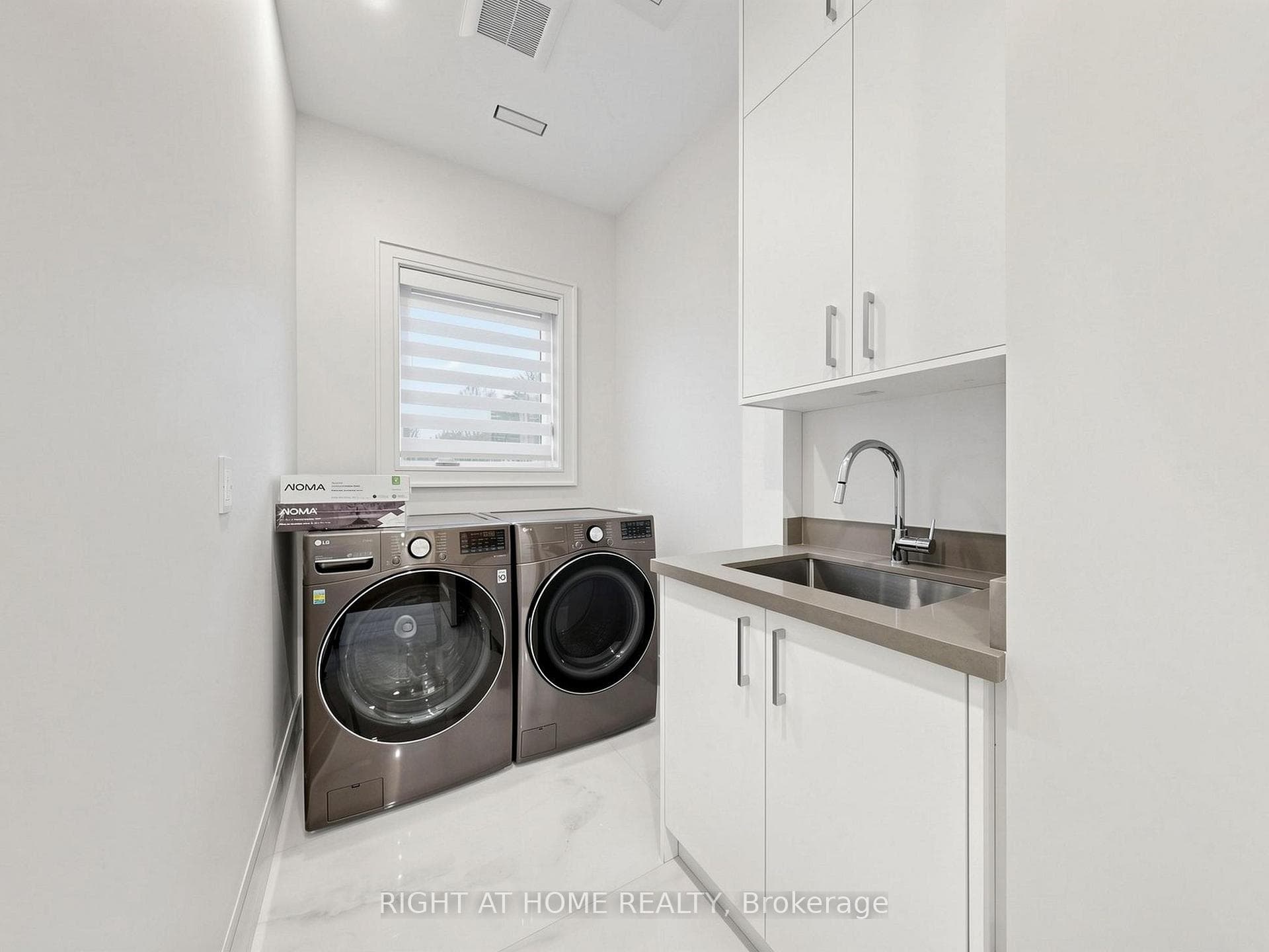 69 Centre Avenue photo 24