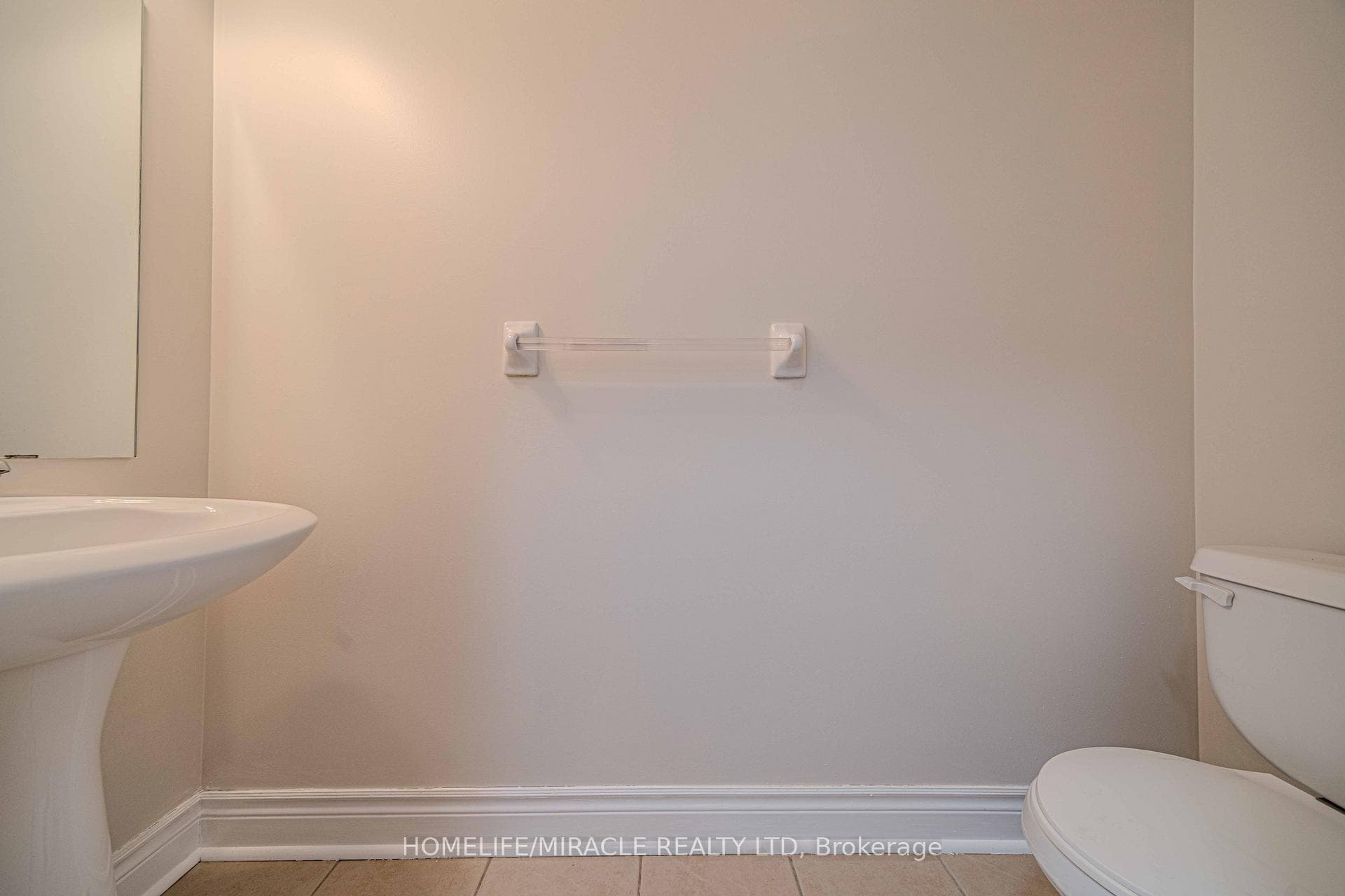 1811 Esterbrooke Drive photo 20