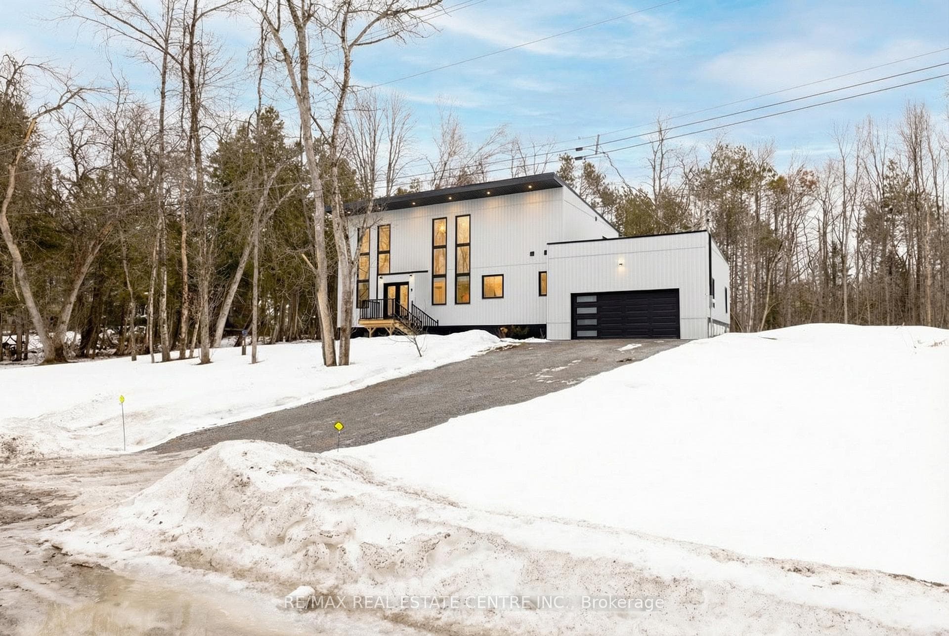 3441 Louis Lane photo 1