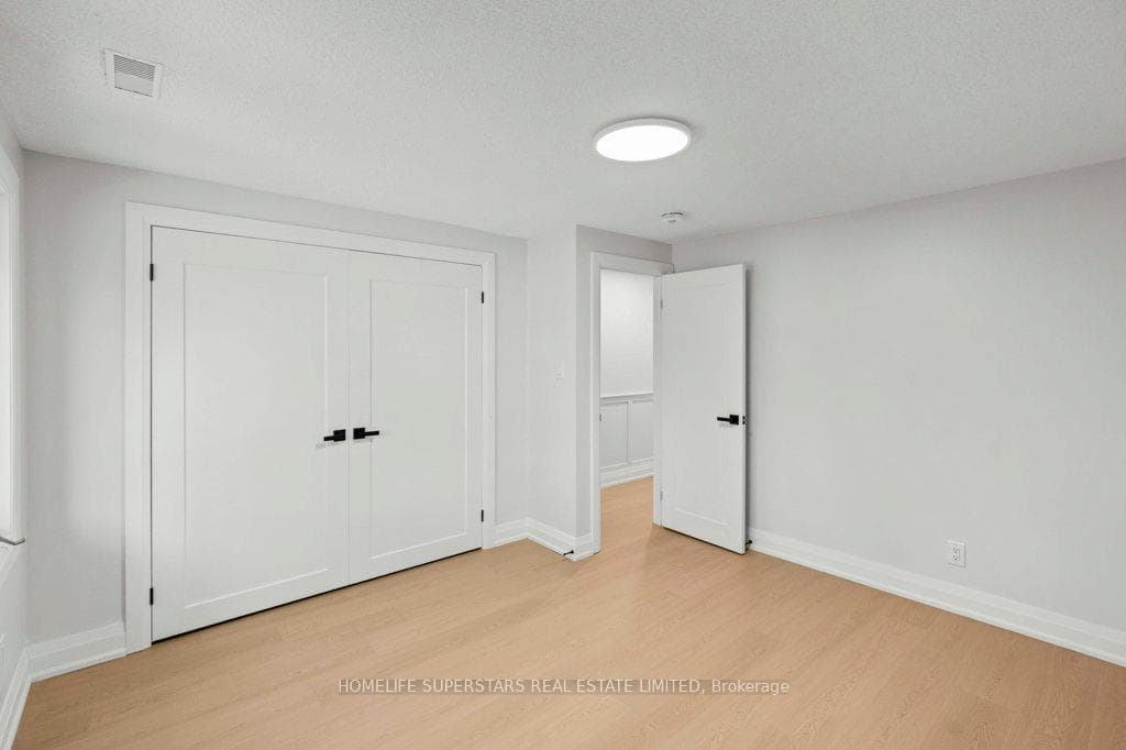 855 Garth Street Unit Upper photo 5
