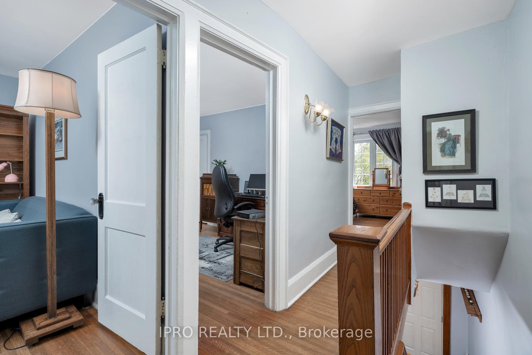 320 Queensdale Avenue photo 27
