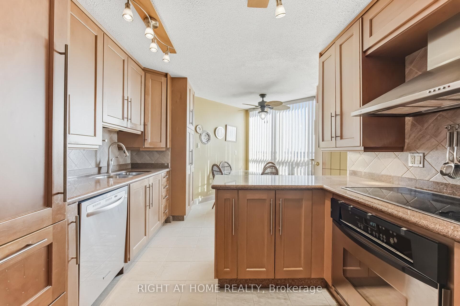 120 Promenade Circle Unit 711 photo 20