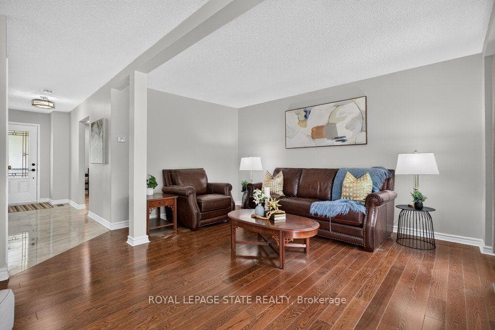138 Memorial Avenue photo 16