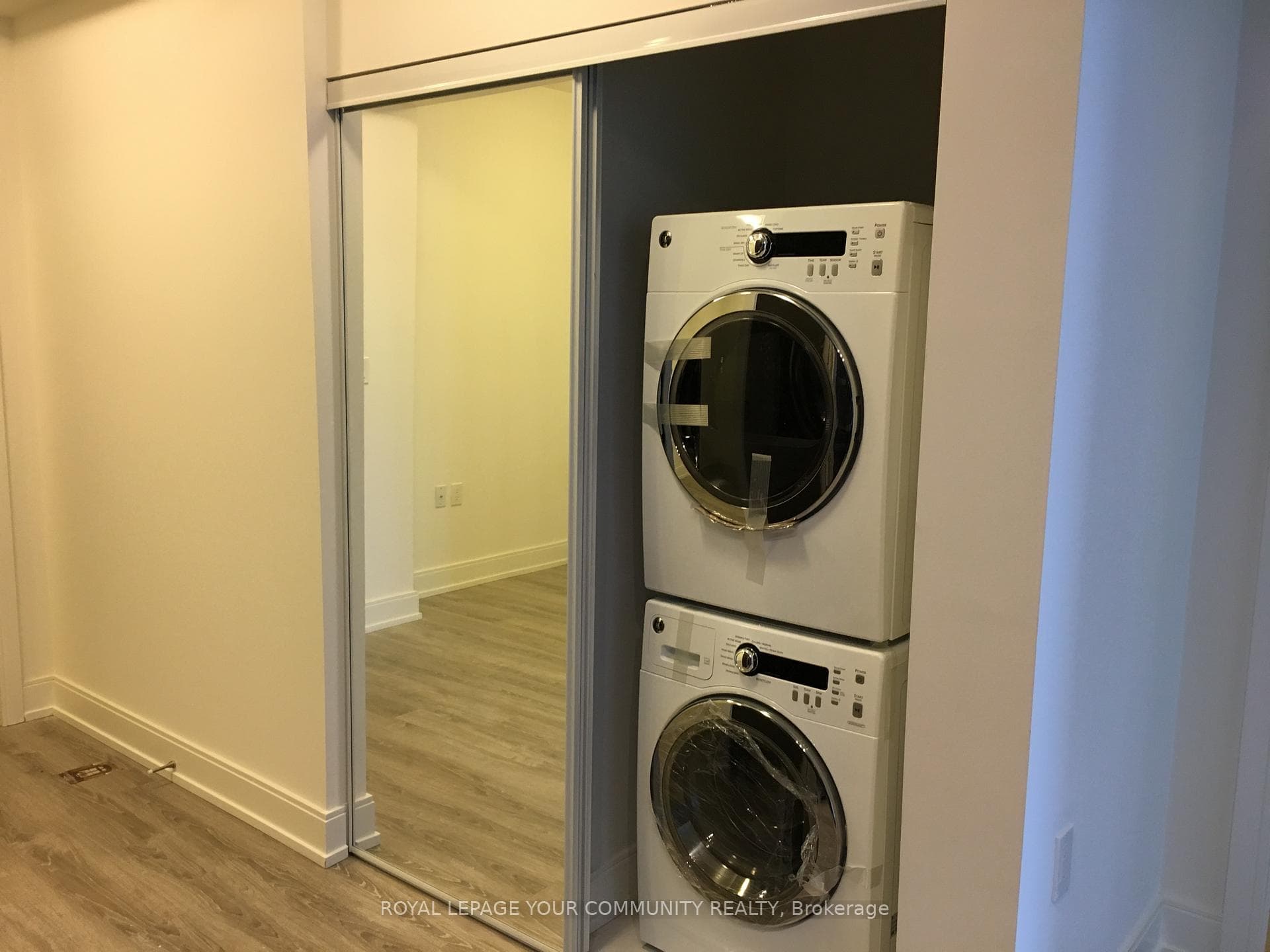 9608 Yonge Street Unit 703 photo 4