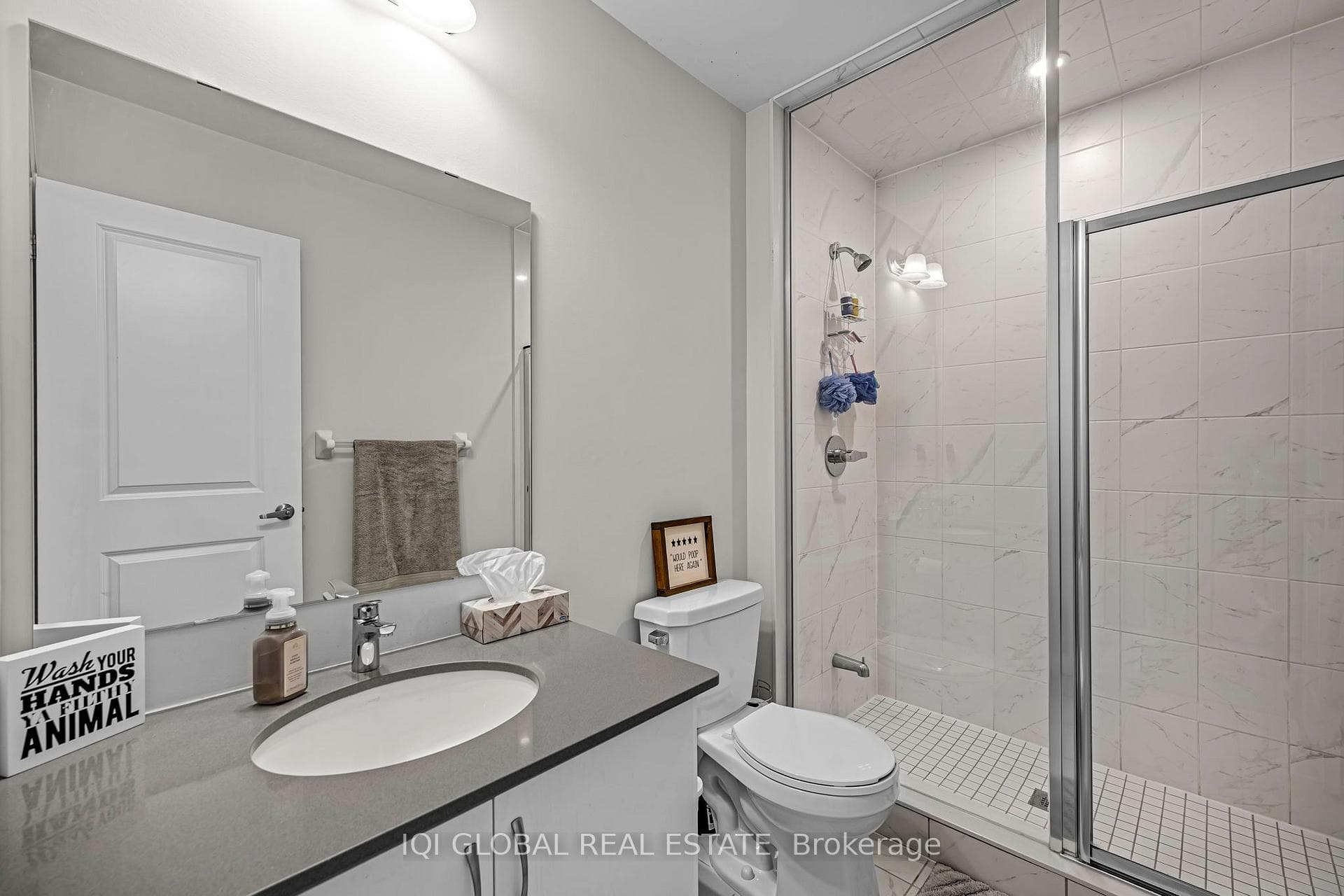 585 Colborne Street Unit 1303 photo 32