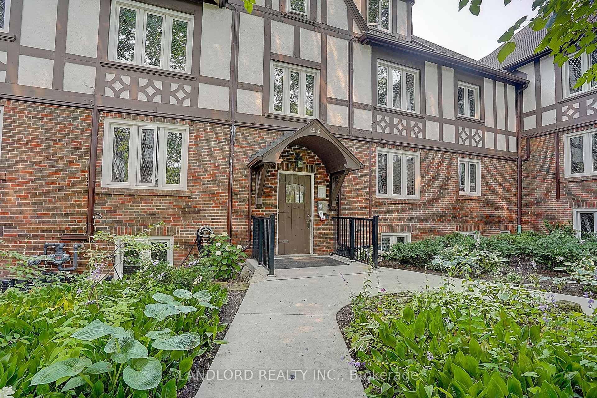 2520 Bloor Street Unit 12 photo 4