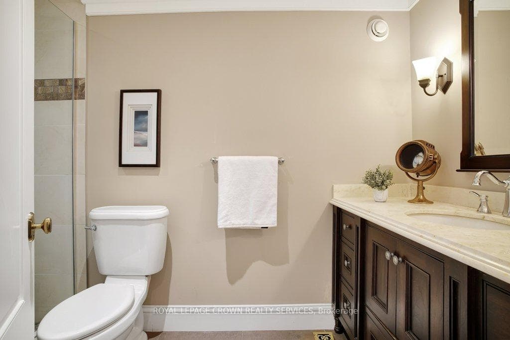 146 Silver Maple Crescent photo 21