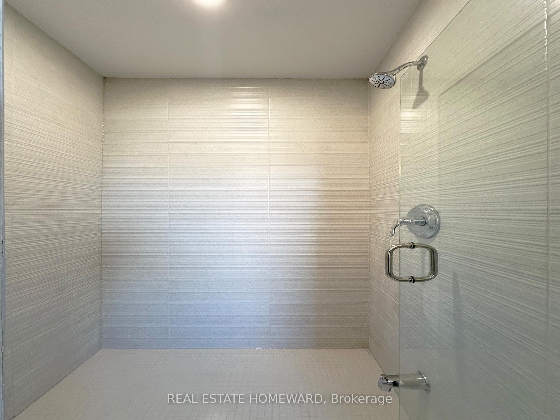 STAND UP SHOWER
