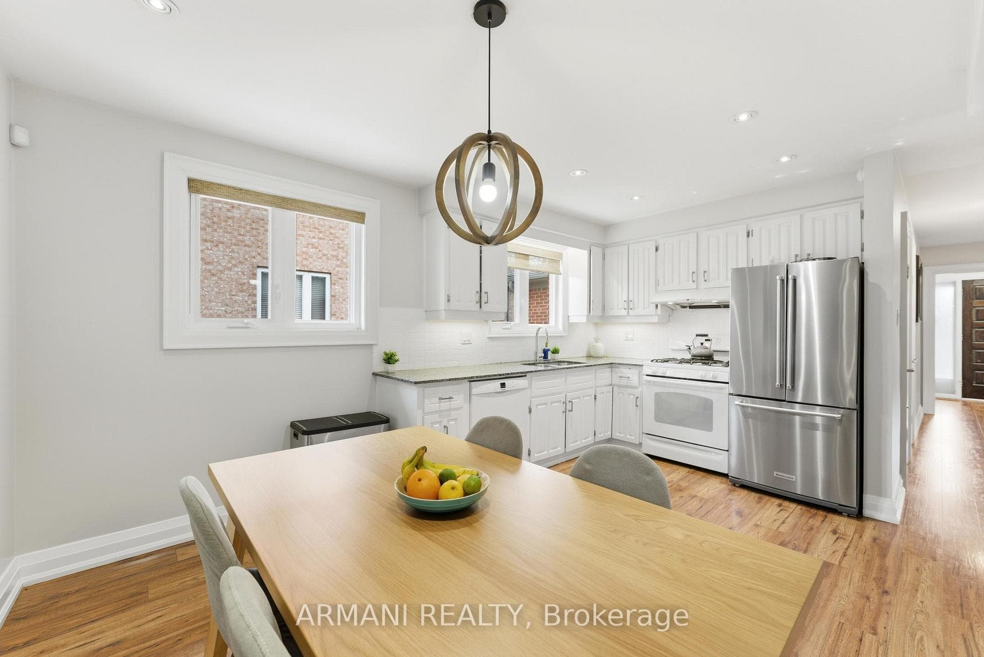 Eat-in Kitchen