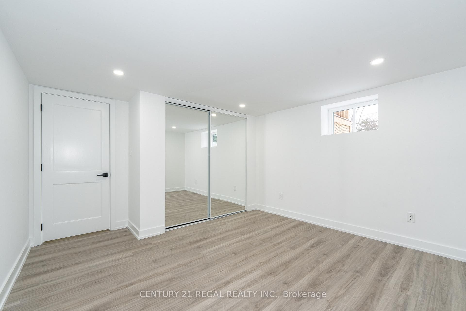 65 Mooregate Avenue photo 35