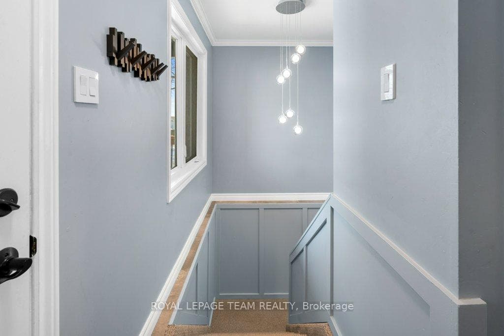 621 St Lawrence Street photo 5