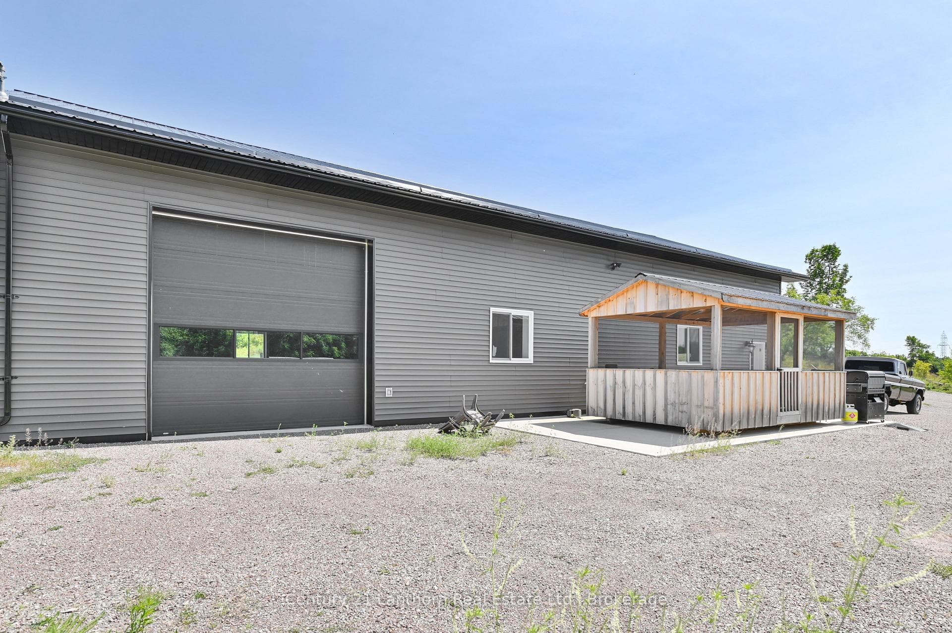 495 Barker Road photo 40