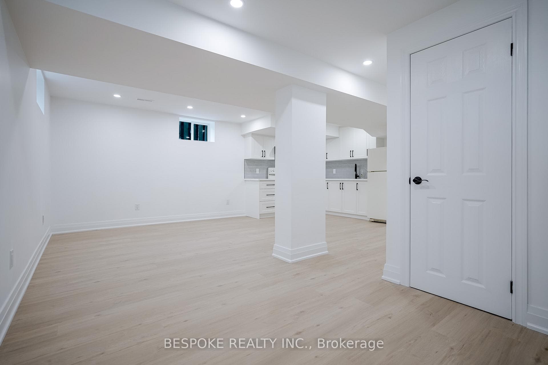 1110 Athol Street Unit Bsmt photo 5