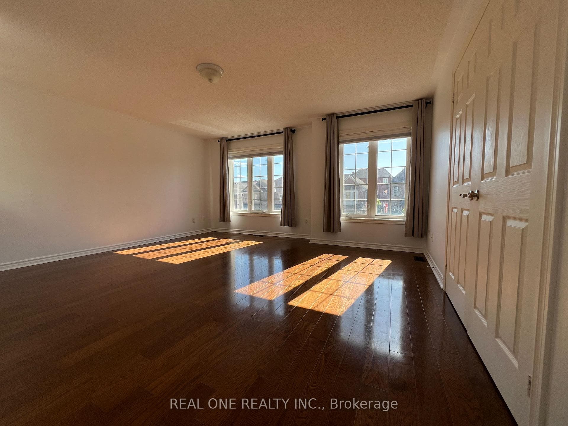 53 Hammersly Boulevard photo 5