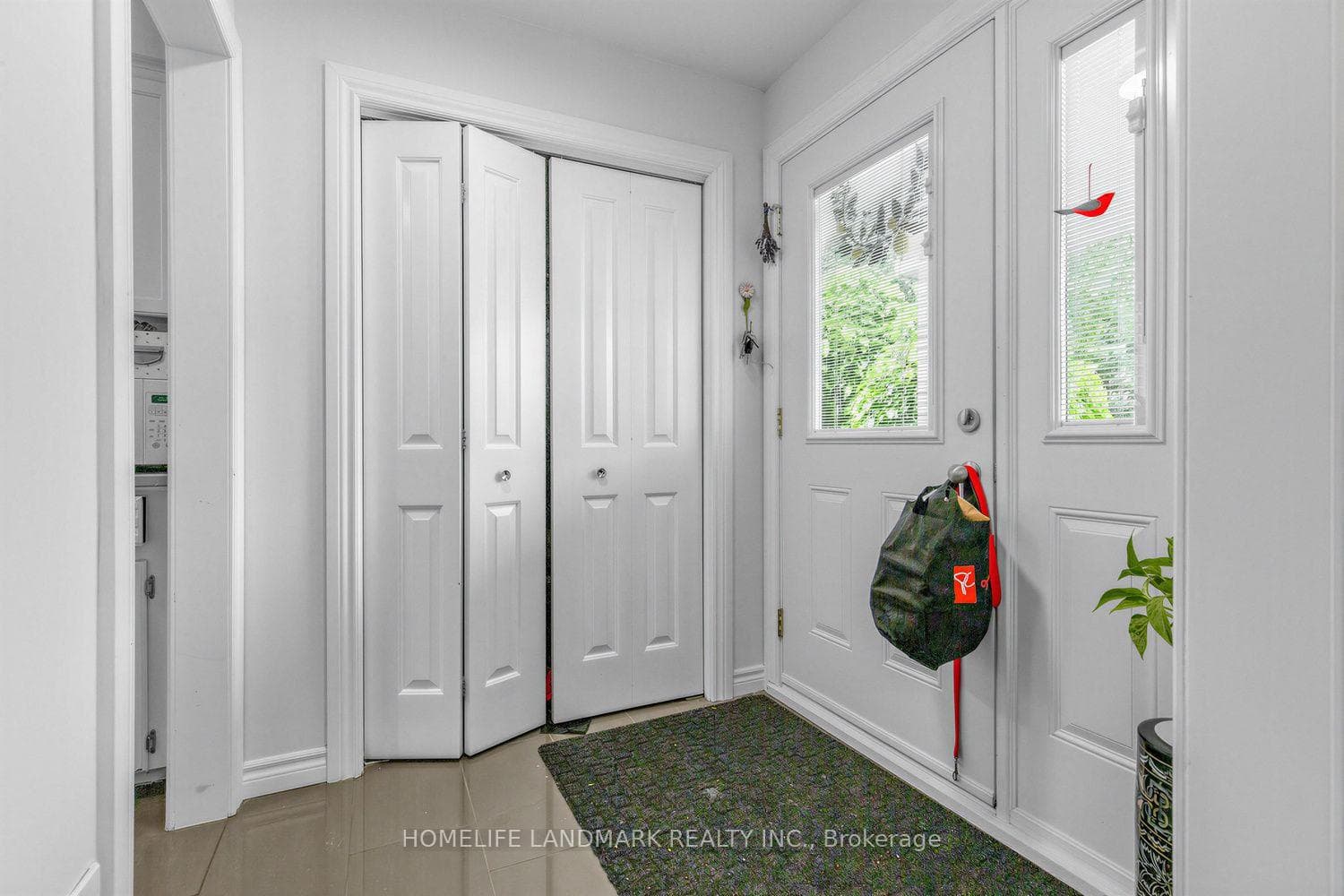 874 Sparrow Road photo 4