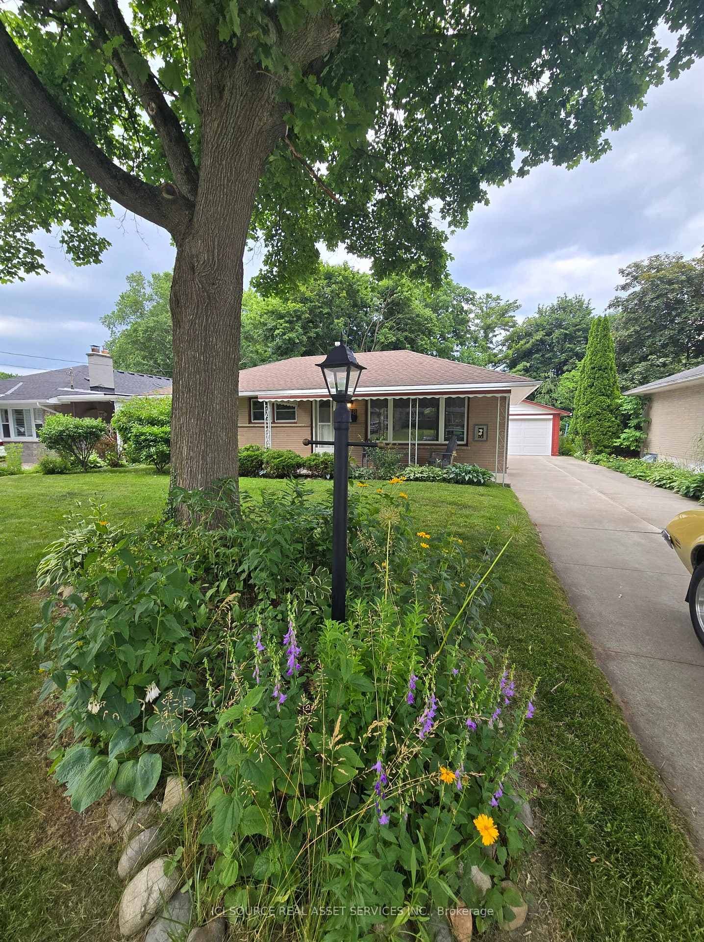 388 Griffith Street photo 1