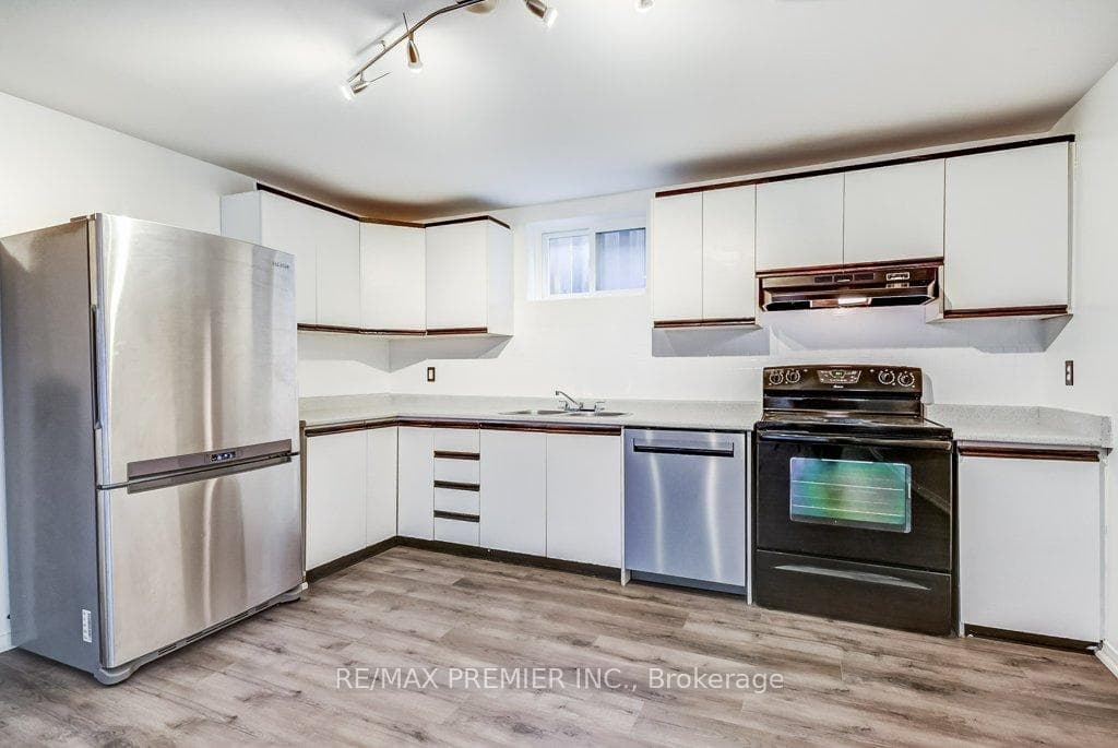 985 Caledonia Road Unit Bsmt photo 10
