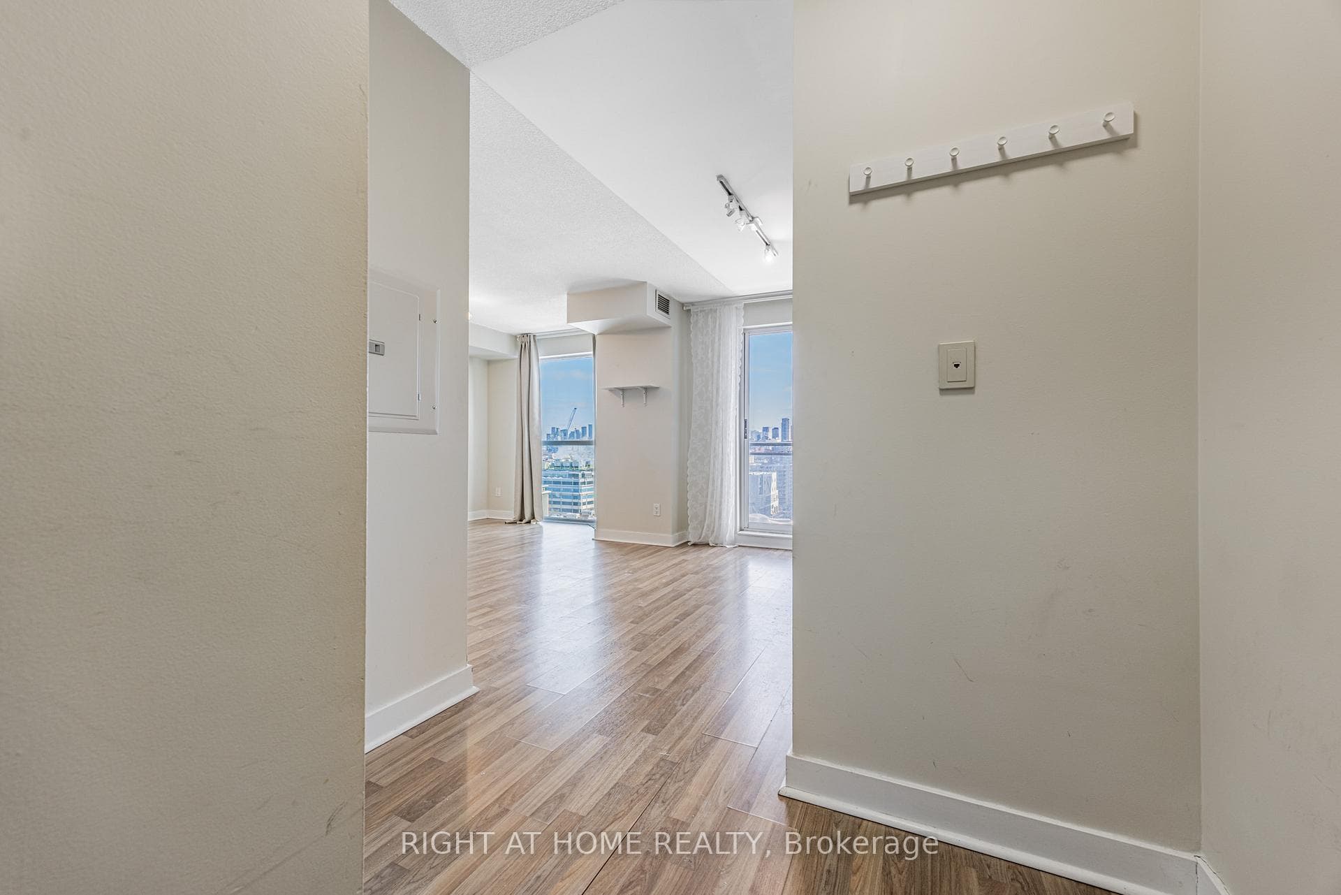 80 Western Battery Road Unit 1409 photo 3