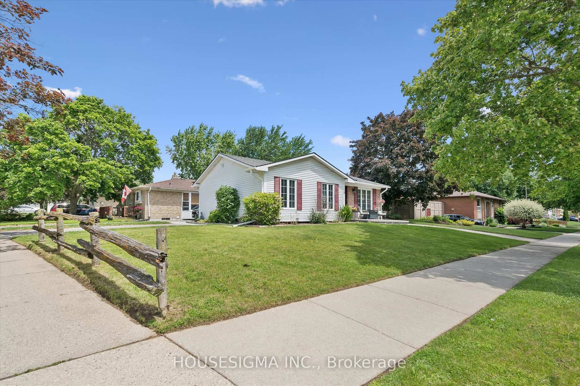 2 Keewatin Avenue photo 28