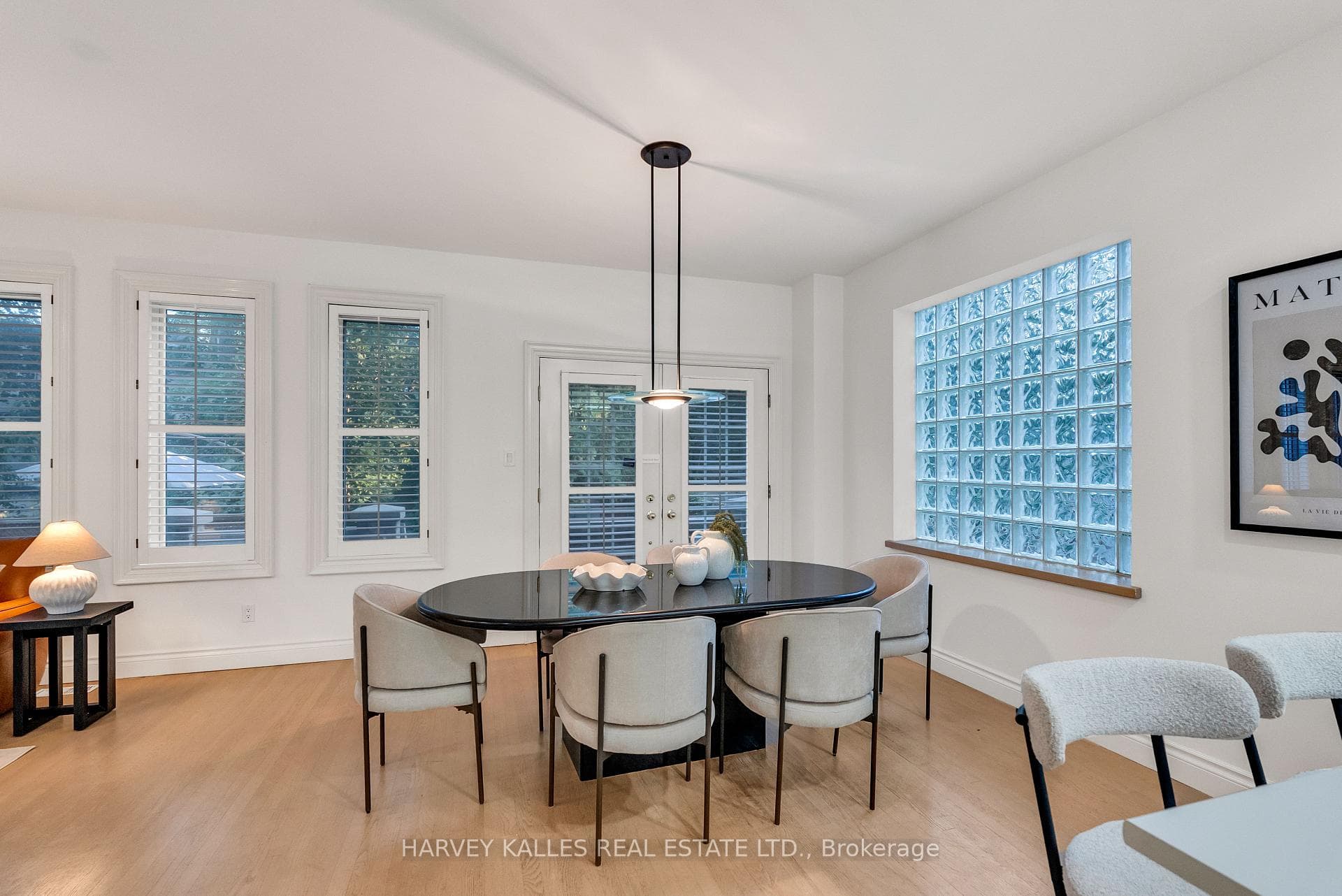 51 Stuart Avenue photo 11