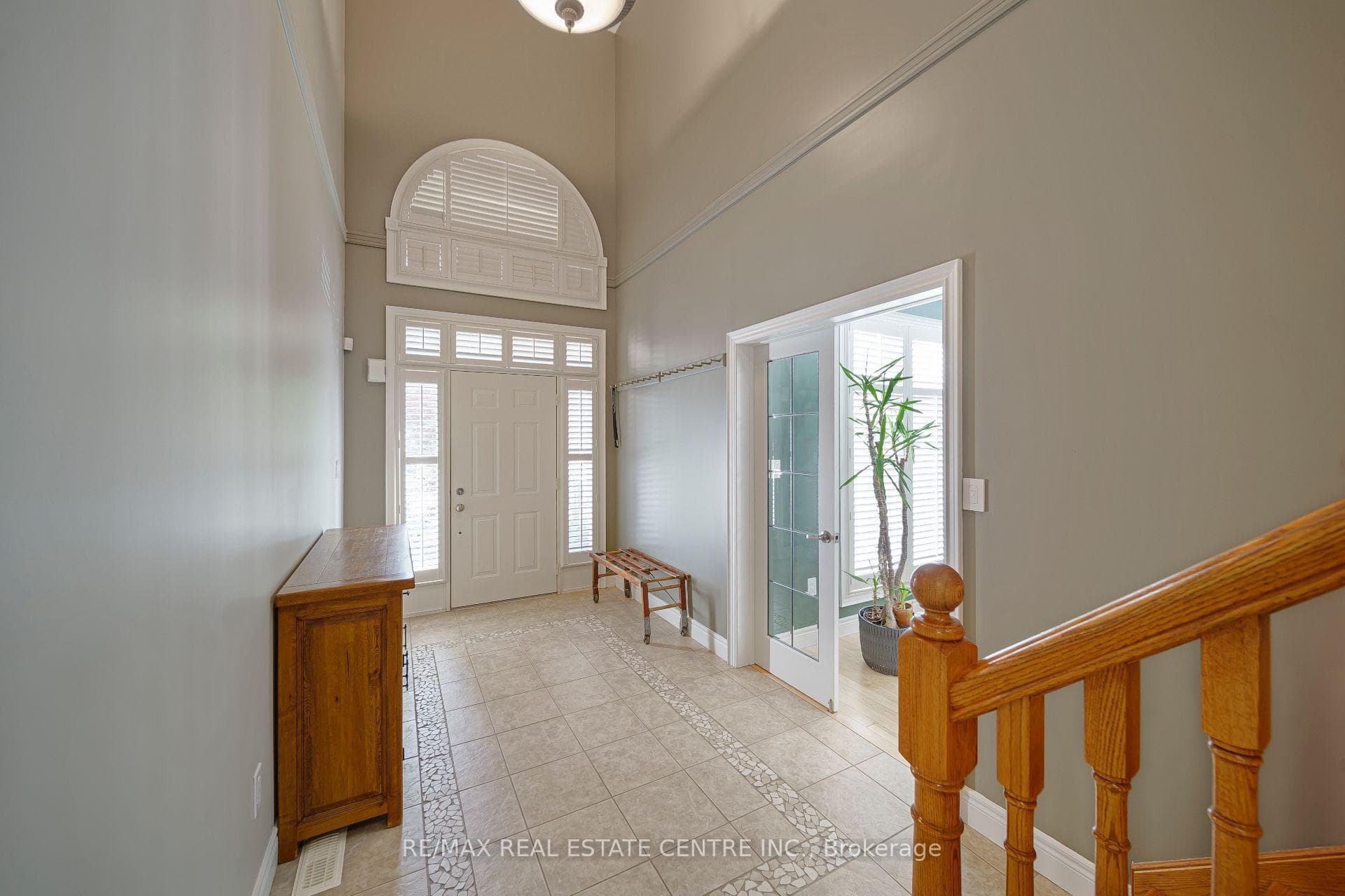 112 Dirksen Court photo 6