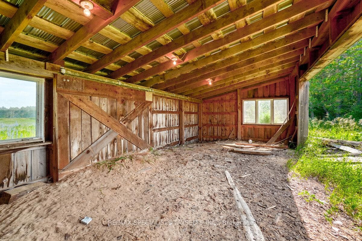 938198 Airport Road photo 35