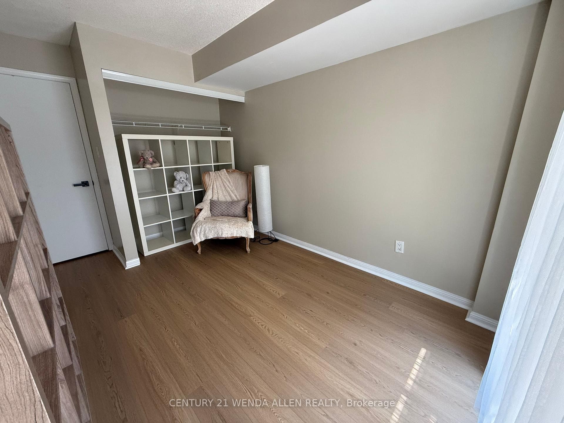 20 Laidlaw Street Unit 1117 photo 13