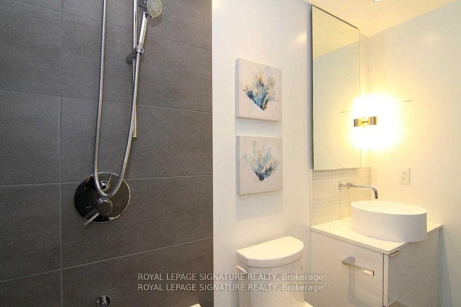 185 Roehampton Avenue Unit 303 photo 14