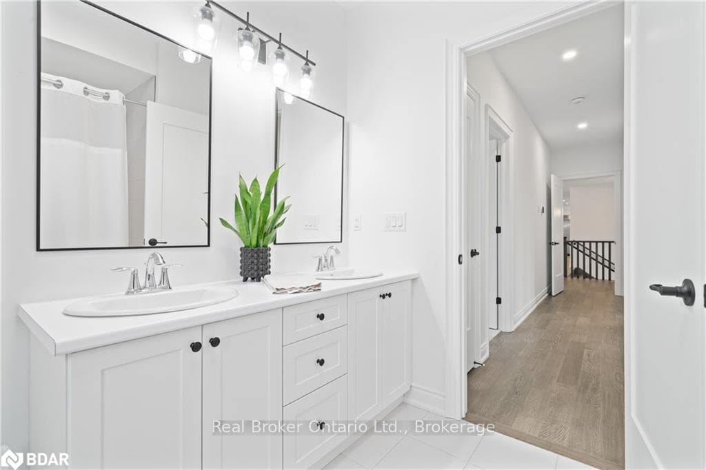 2085 BIRKSHIRE WOODS Lane photo 28