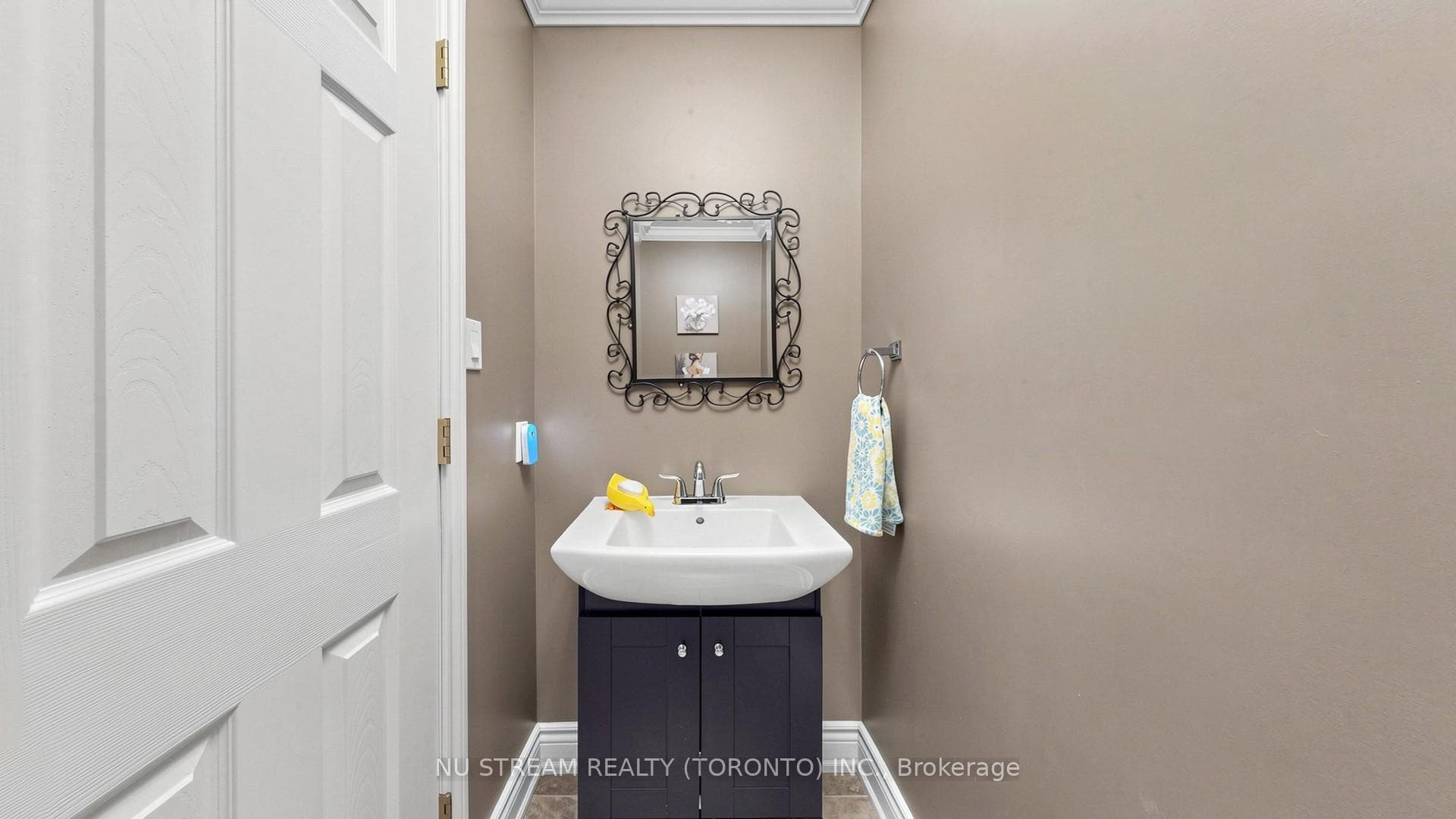 17 Newlands Avenue photo 16