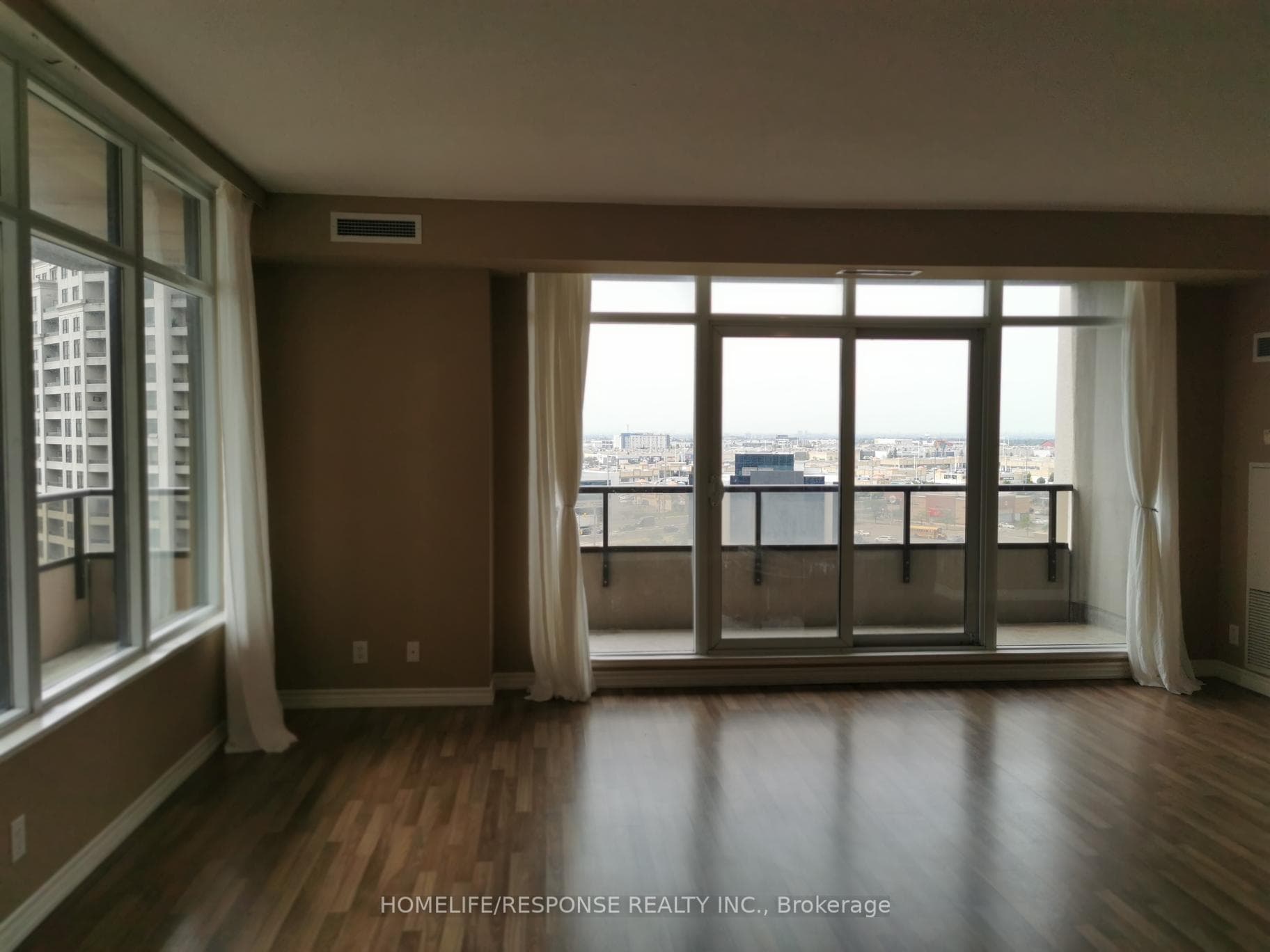 9235 Jane Street Unit 1006 photo 6